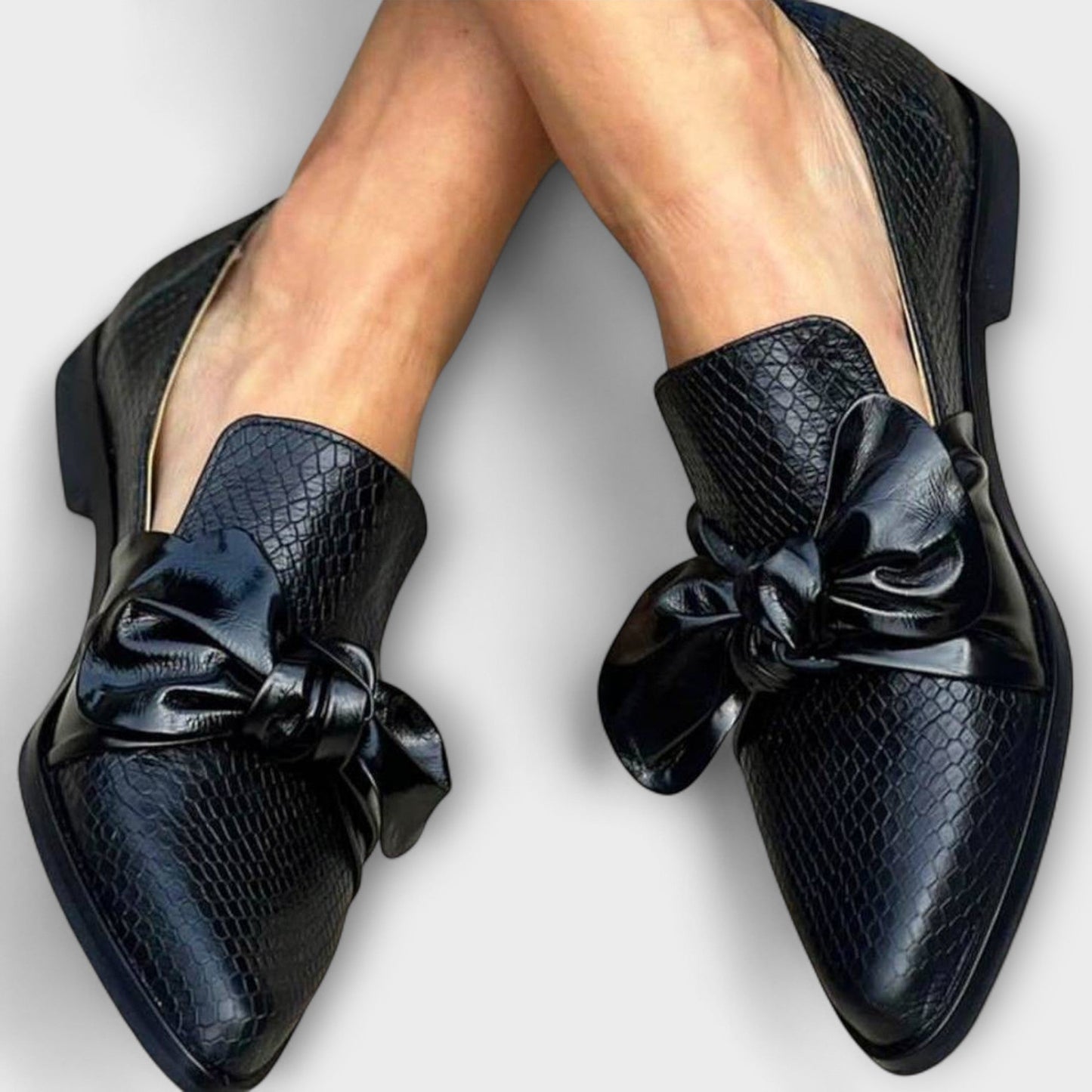 Olly | Bow-tied Loafers