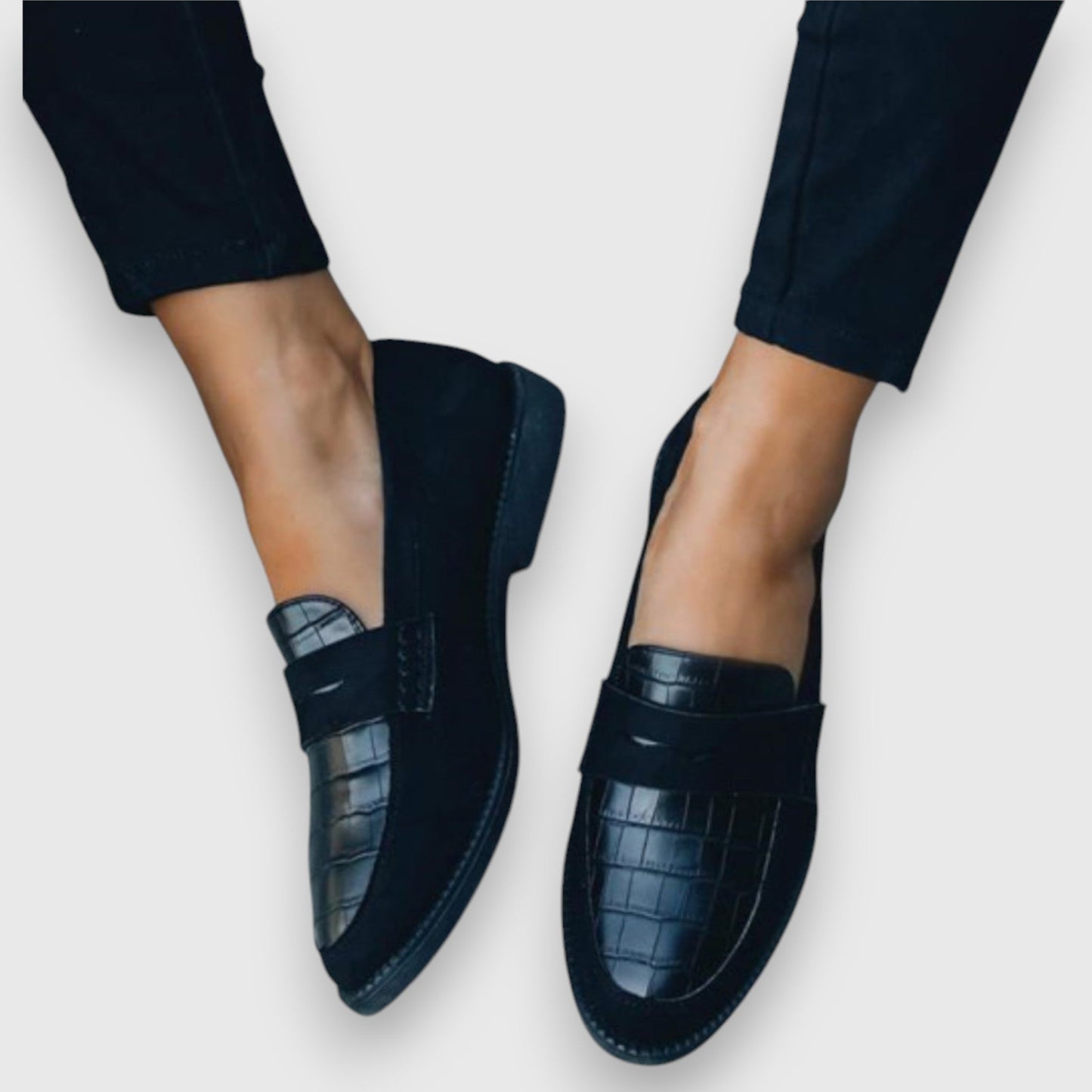 Graya |  Lustrous Loafers