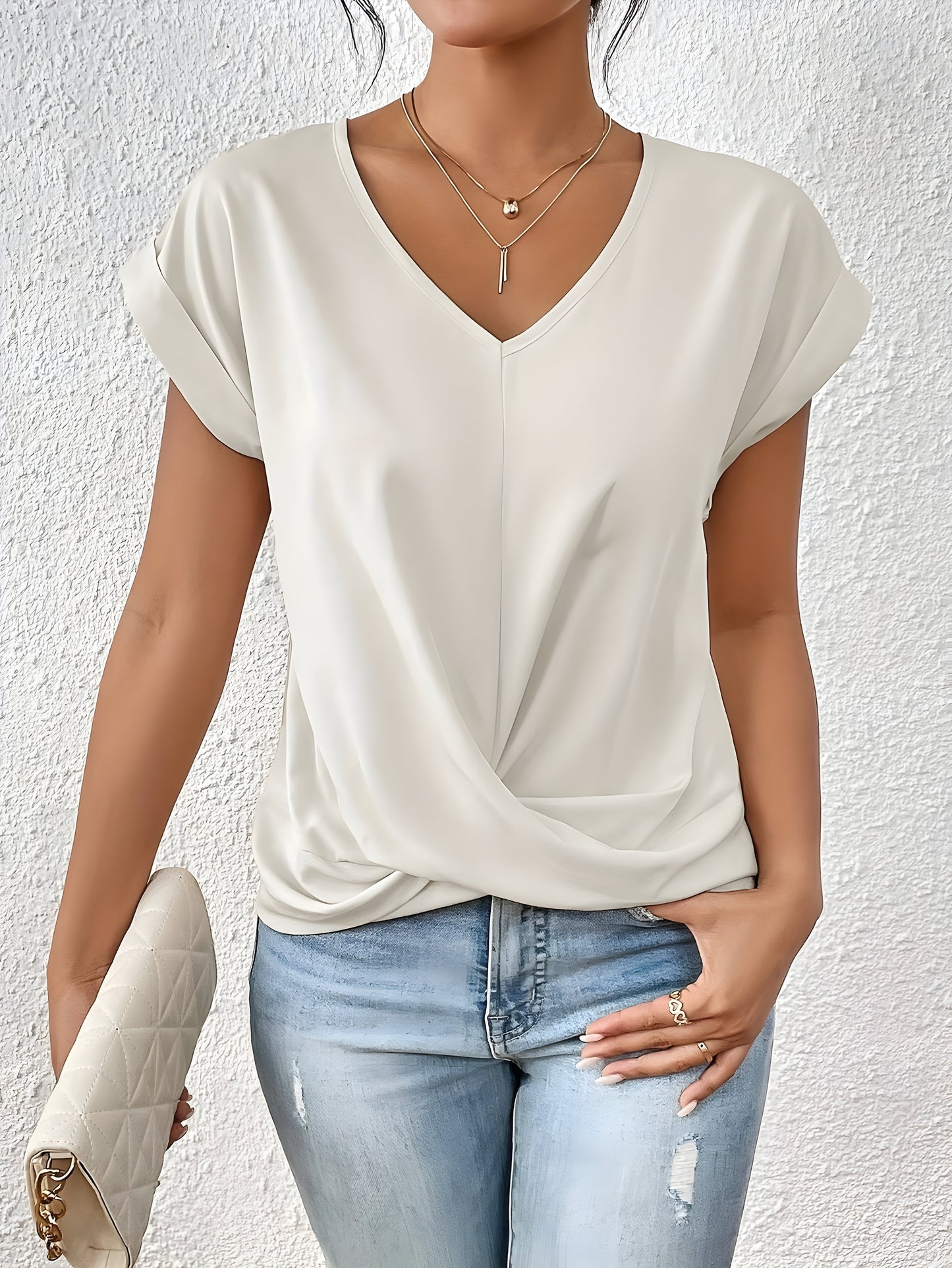 Meika | Classic Twist Detail V-Neck Top